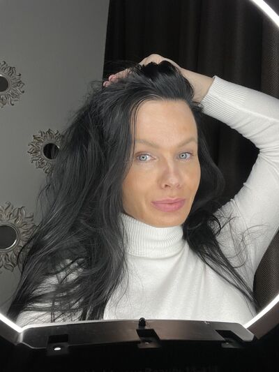  ,   Catherine, 44 ,   c 