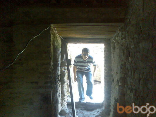  ,   Jonatan, 42 ,   