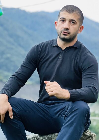  ,   Elmar, 33 ,   ,   