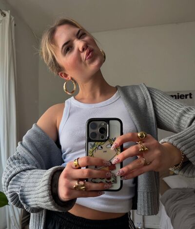  Aldford,   , 27 ,   ,   