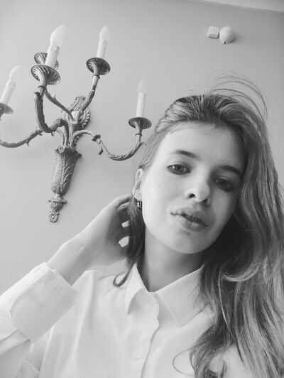 Знакомства Новозыбков, фото девушки Марина, 19 лет, познакомится для флирта, любви и романтики