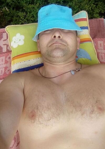  ,   Viktor, 48 ,   ,   