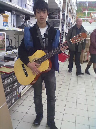 ,   Adxam, 32 ,   