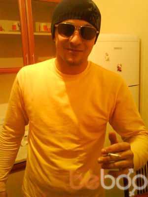  ,   Artur, 36 ,  