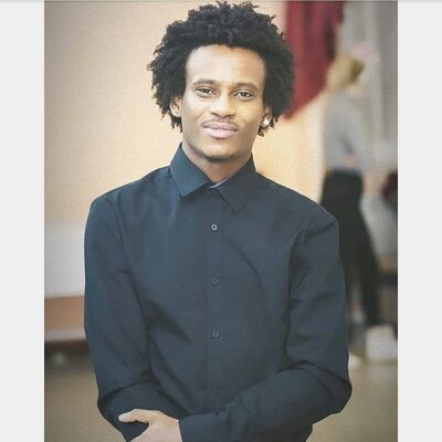  --,   Eazy, 28 ,     