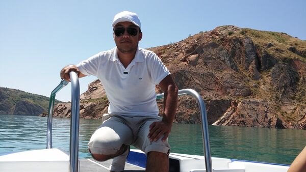  ,   Akmal, 41 ,     , c 