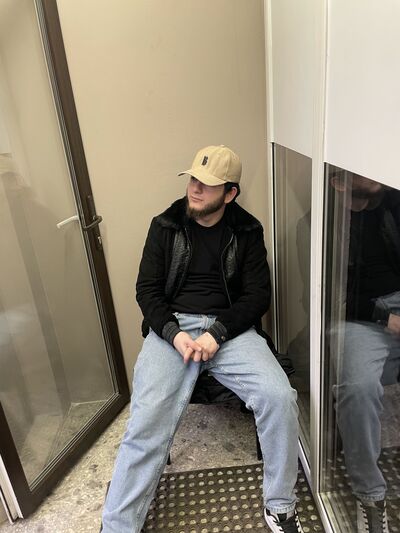  ,   Adam, 25 ,   ,   
