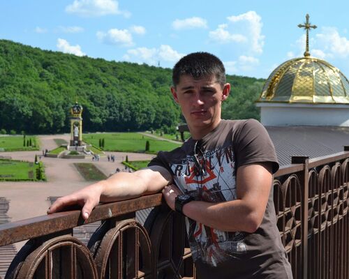  ,   Viktor, 37 ,   ,   , c 