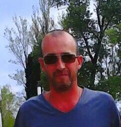  ,   Genadi, 49 ,  