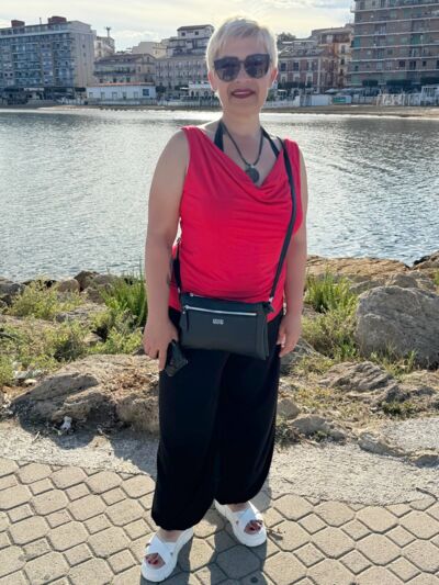  ,   Elena, 47 ,   c 