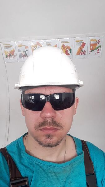  ,   Anatoly, 31 ,   c 