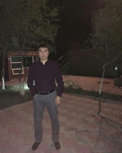  ,   Adil, 32 ,   c 
