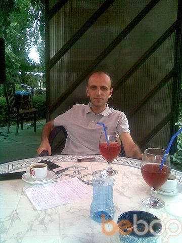  ,   Artur, 46 ,  