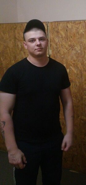  ,   Anton, 27 ,   