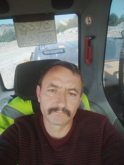  -,   Viktor, 48 ,   ,   