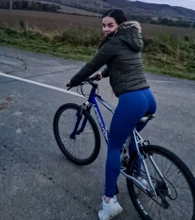  ,   Lady, 26 ,   ,   , c , 