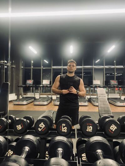  ,   Alex, 32 ,   ,   