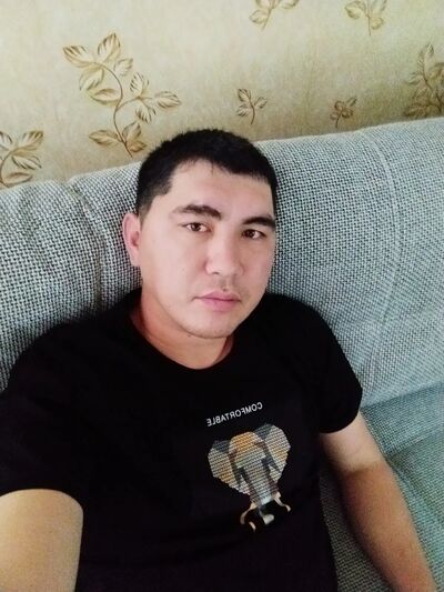  ,   Artur, 33 ,     , c 
