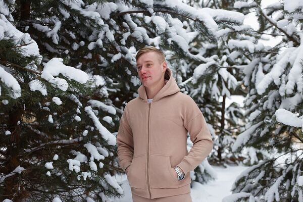  ,   Alex, 26 ,   ,   , c , 