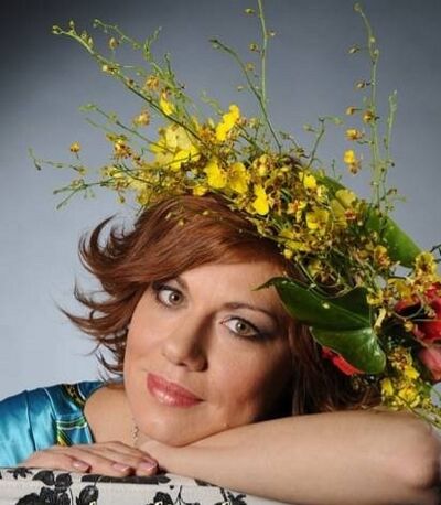  ,   Tanya, 40 ,  