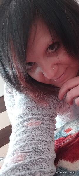 ,   Lana, 40 ,   ,   , c , 