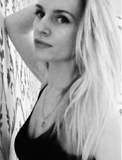  ,   Lenka, 30 ,   ,   