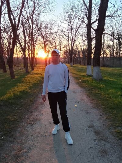  ,   Konstantin, 42 ,   ,   , c , 