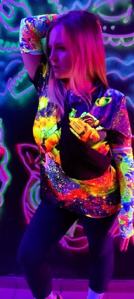  ,   Elena, 27 ,   ,   , c , 