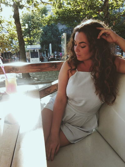  ,   Anya, 28 ,  