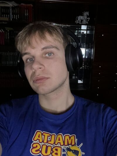  ,   Danny, 21 ,   ,   
