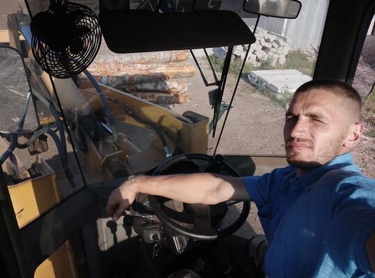  -,   Dmitryi, 32 ,   ,   