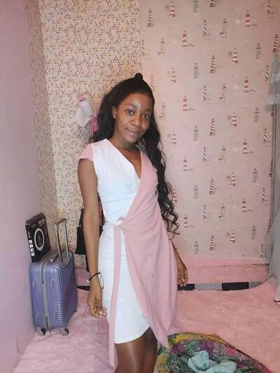  ,   Clara, 26 ,   ,   