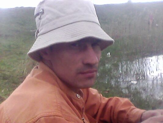  ,   Nik, 43 ,   ,   