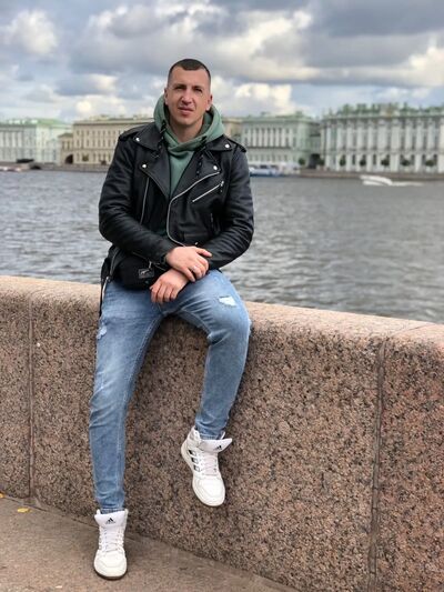  ,   Artem, 43 ,   ,   