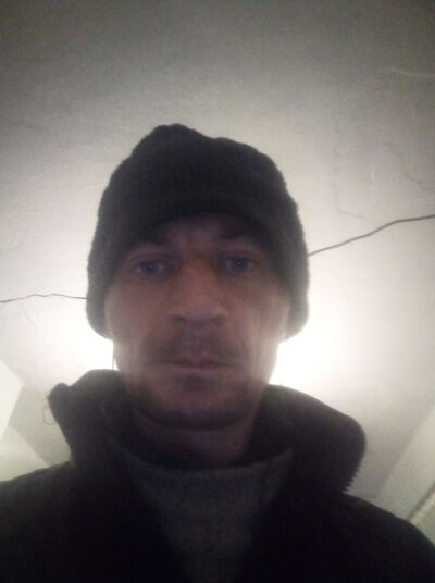  ,   Viktor, 36 ,   ,   