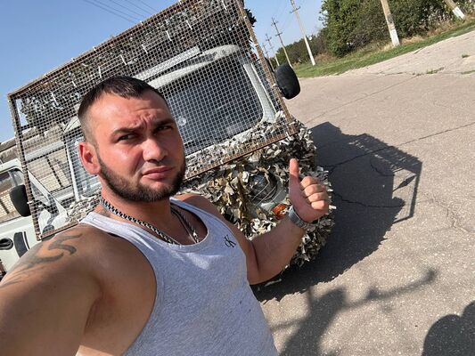  ,   Igor, 33 ,   ,   