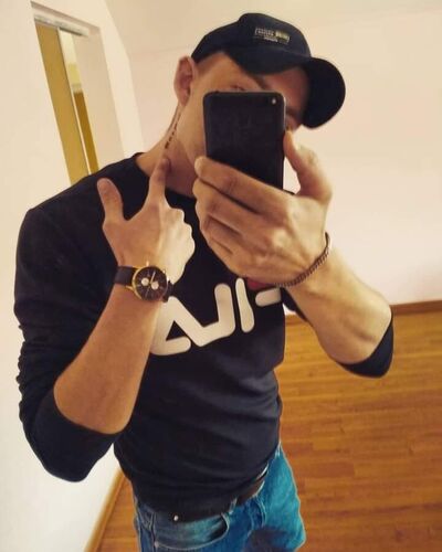  ,   Valentin, 37 ,   ,   , c 