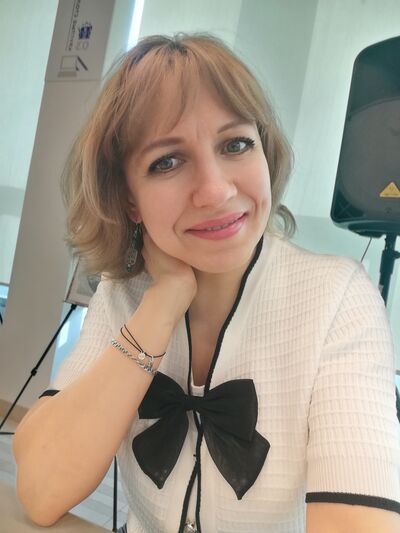  ,   Lora, 43 ,     , c 