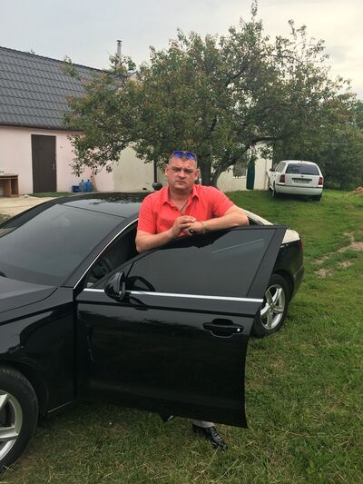  ,   Alex, 46 ,   
