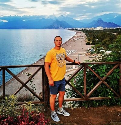  ,   Stefan, 32 ,   ,   