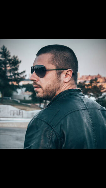  ,   Anton, 43 ,   