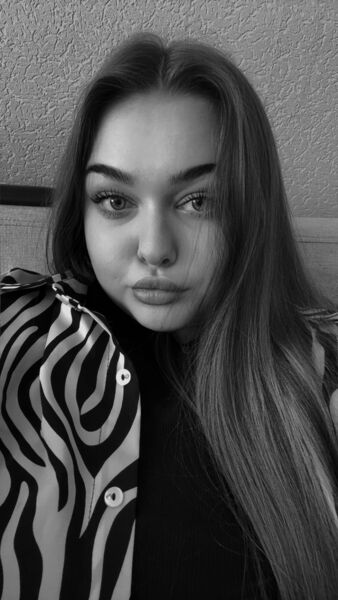  ,   Julia, 25 ,   ,   , 