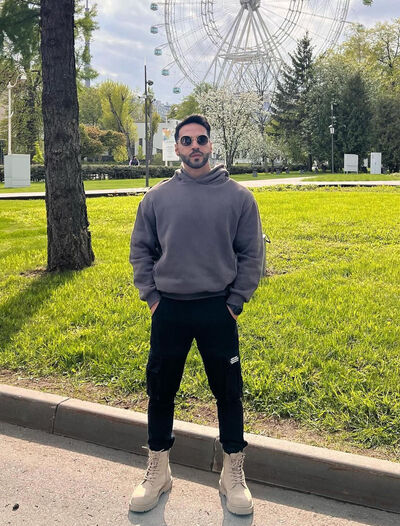  ,   Enzo, 35 ,   ,   , c , 