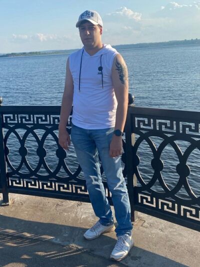  ,   Artur, 33 ,   ,   