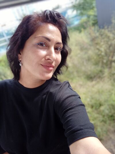  ,   Lola, 37 ,   ,   