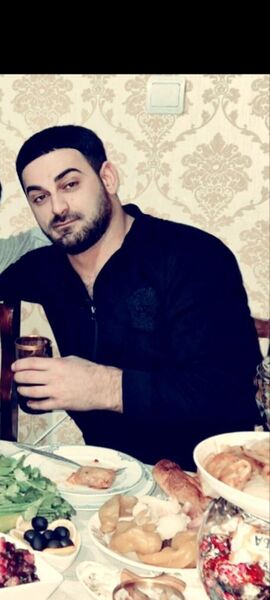  ,   Armen, 32 ,   ,   