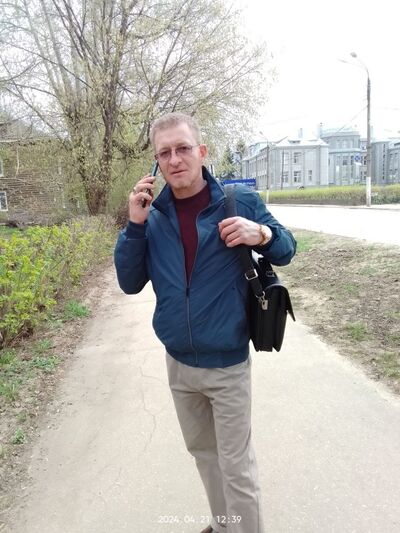  ,   Nik, 47 ,   ,   