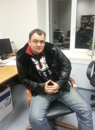  16760358  Robert, 44 ,    