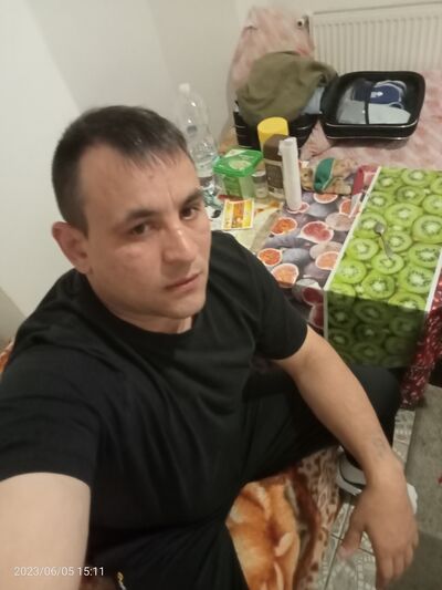  ,   Pavel, 36 ,   ,   