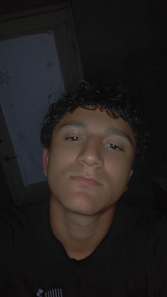  ,   Artyom, 19 ,   ,   